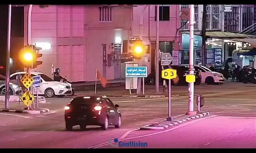 Motorcyclist runs red light and crashes into passing car - Yu KH - Newswav