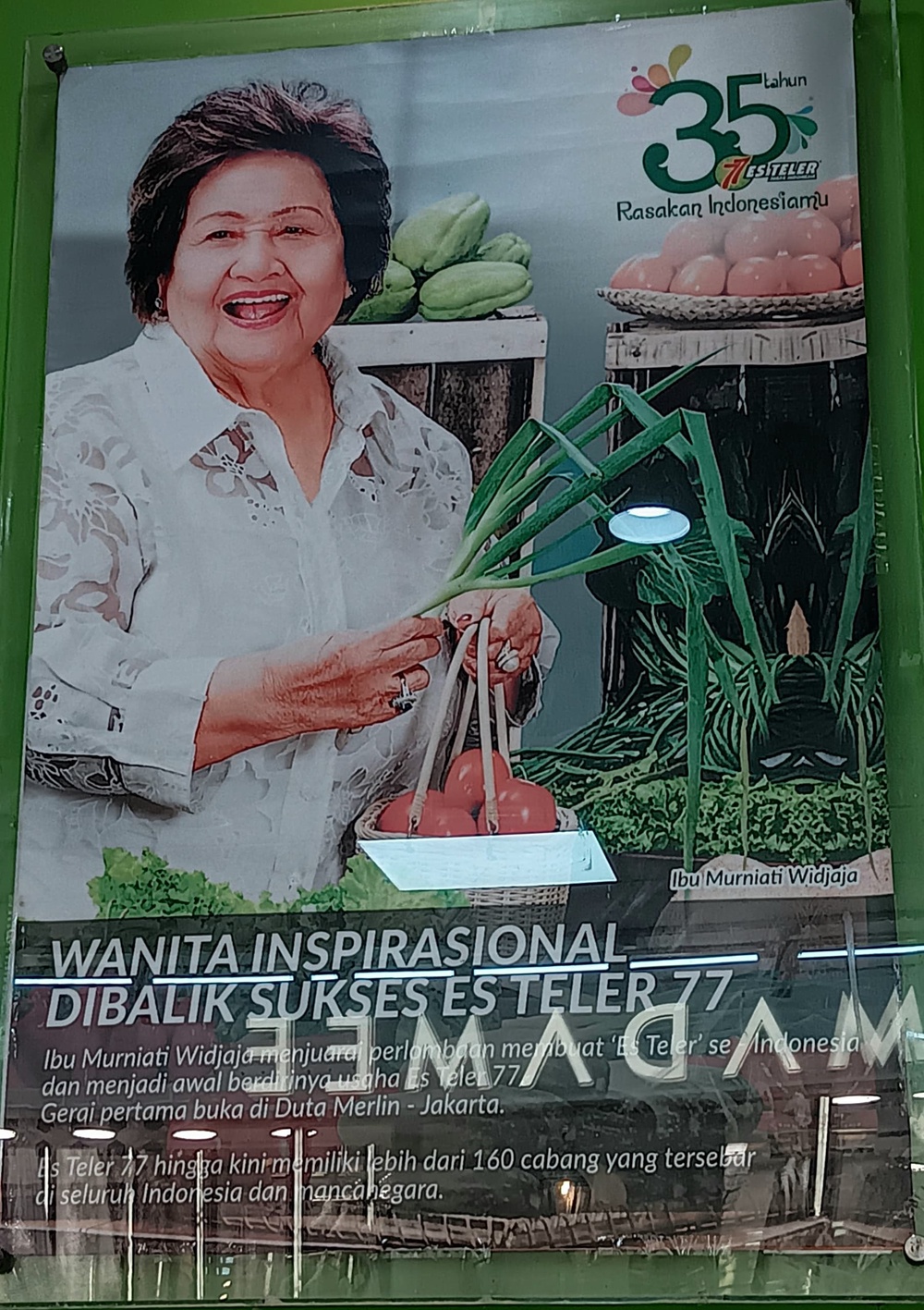 Image from: Es Teler 77 with more than 160 outlets spread across Indonesia & abroad making it one of the largest franchise business 