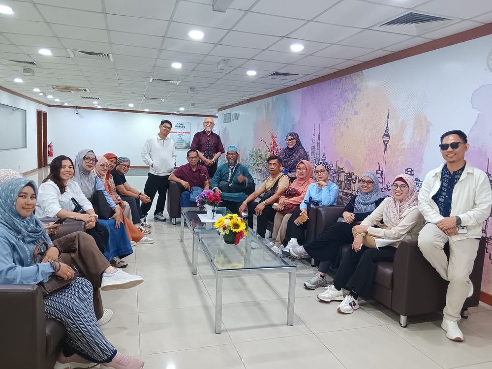 Image from: Universiti Malaya-Wales' AI Certification Programs for Basilan Province Government Officers, Community & Youth Leaders  