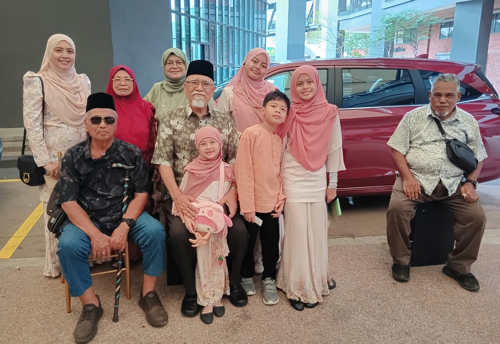 Image from: Kampung Delek di Selatan Klang mempunyai banyak kedai makan sedap yang boleh diterokai, memenuhi selera #JalanJalanMakan