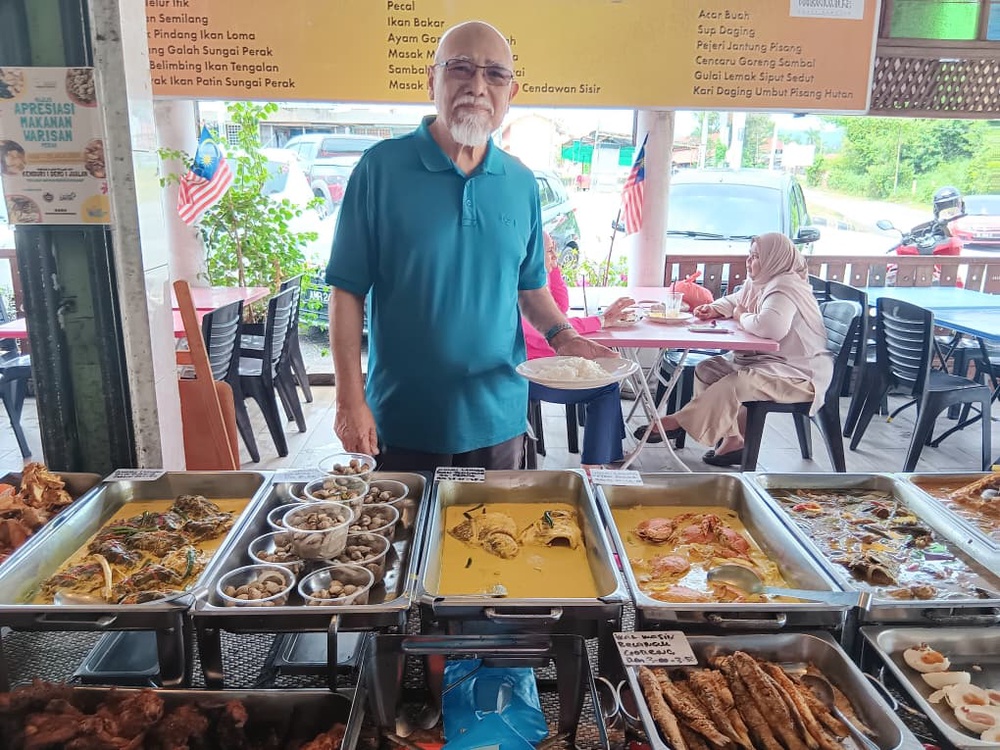 Image from: Extremely delicious heritage Malay cuisines at 'Teratak Warisan Kampung' in Kuala Kangsar Bandar DiRaja #JalanJalanMakan