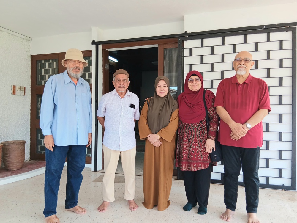 Image from: Touching base and reconnecting of childhood neighbors at kampung enhancing cultural expression of identity and wellbeing