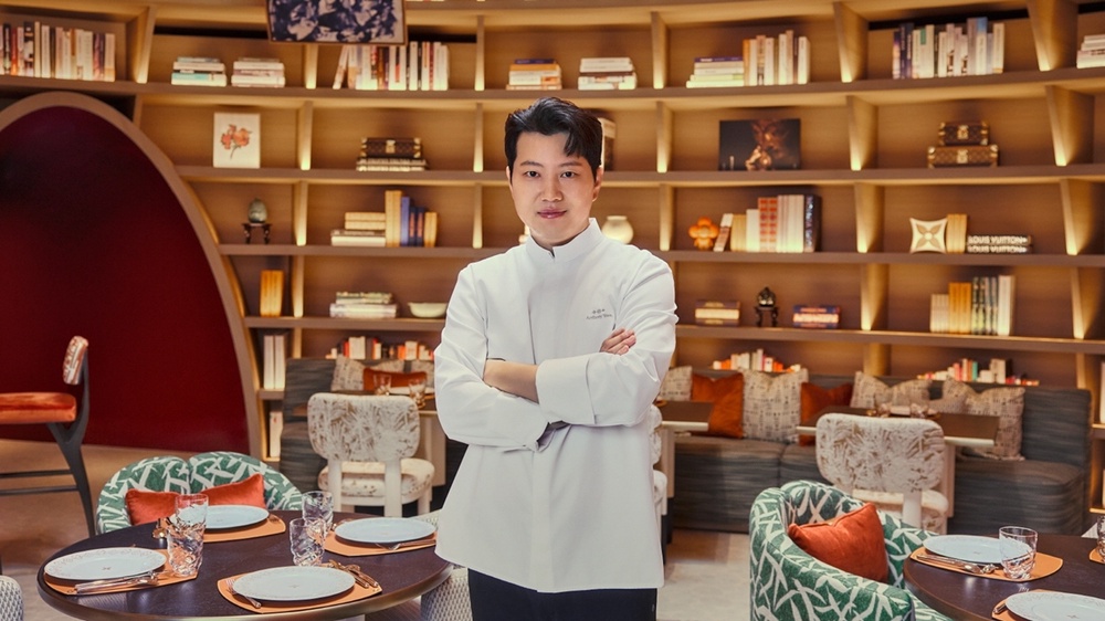 Image from: Ridiculously overpriced or worth the price? LV opens restaurants selling 3 beef dumplings at RM143!