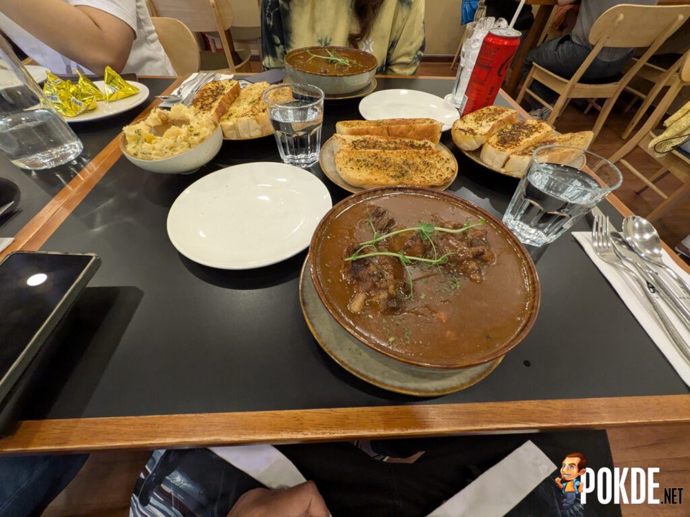 Google Pixel 10a Review — Modest Update - 106