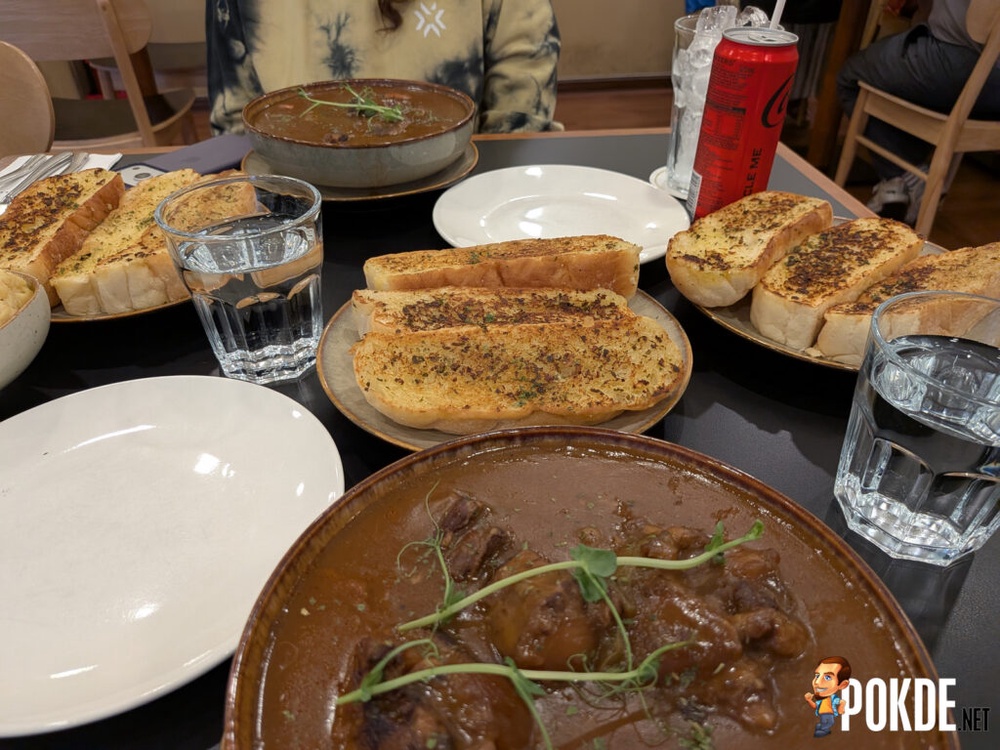 Google Pixel 10a Review — Modest Update - 108