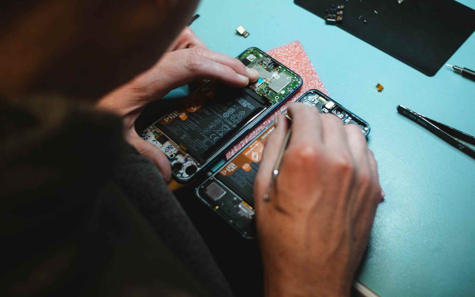Image from: Arahan EU Tidak Bermakna Bateri Telefon Boleh Ditanggal Ganti Akan Kembali