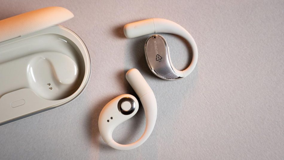 Image from: Xiaomi Bakal Hadir Dengan Fon Telinga Berbentuk Subang Pertama Mereka