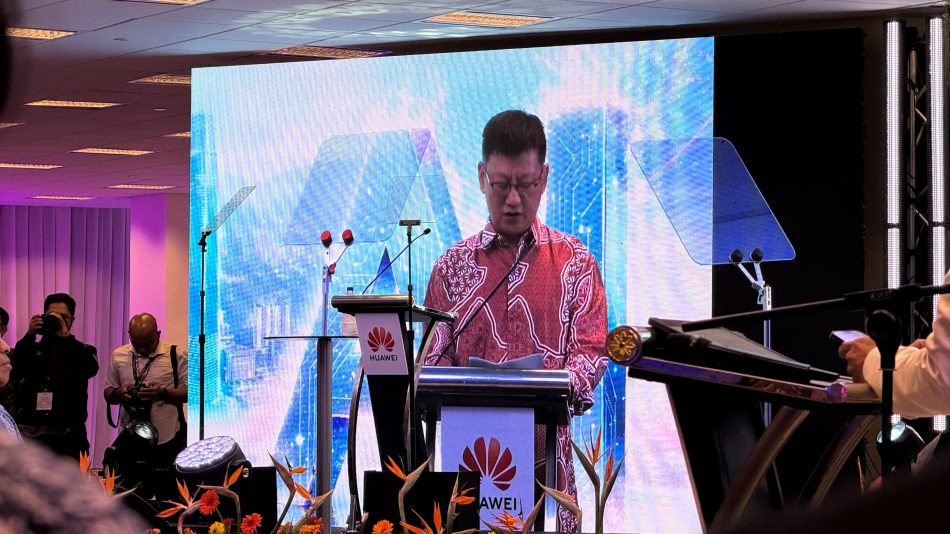 Image from: Huawei Perkenalkan AI Lab & Innovation Centre Di TRX – Ruang Solusi Terkini Huawei Dalam Transformasi Digital