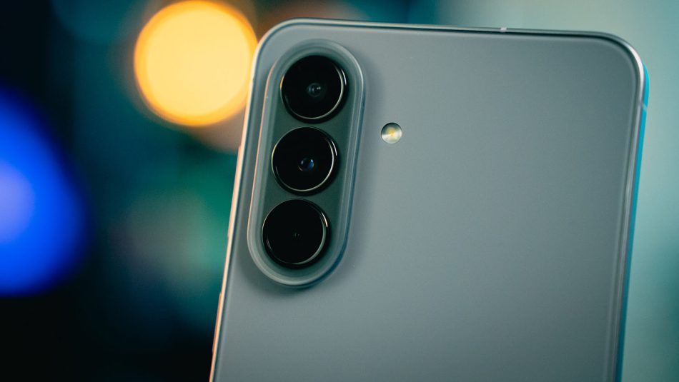 Image from: Ulasan Samsung Galaxy A57 5G – Peranti Pertengahan Pilihan Paling Selamat