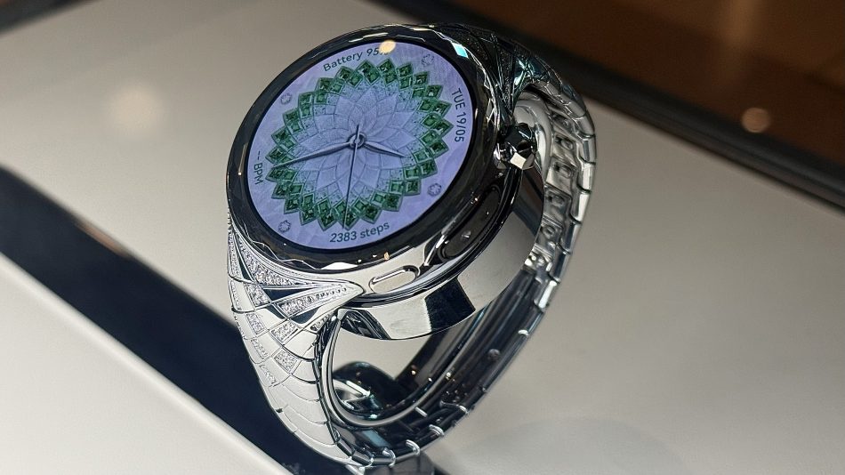 Image from: Huawei Watch Ultimate Design Spring Edition Boleh Didapati Di Malaysia Pada RM 17,999