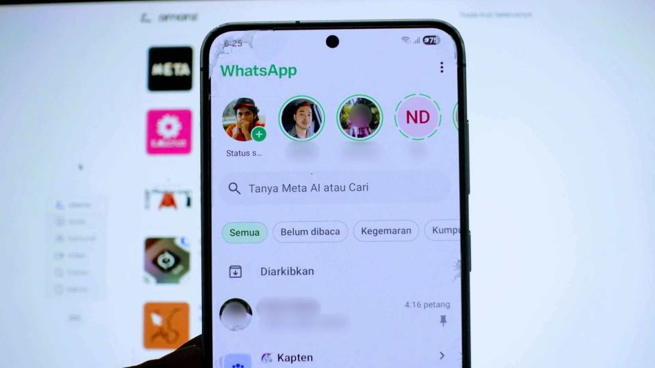 Image from: WhatsApp Menguji Paparan WhatsApp Status Pada Halaman Utama