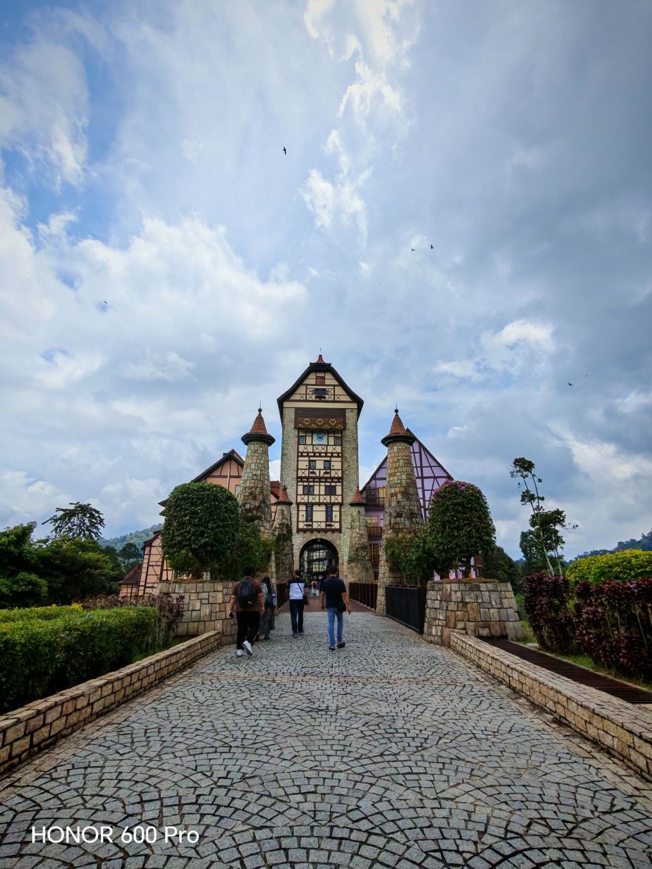 Image from: HONOR 600 Pro – Kamera AI Pintar Yang Mengubah Setiap Detik Anda Jadi Lebih Bermakna