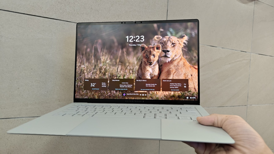 Image from: ASUS ExpertBook Ultra Dilancarkan Dengan Cip Intel Core Ultra 300, Rekaan Nipis Dan Tahan Lasak
