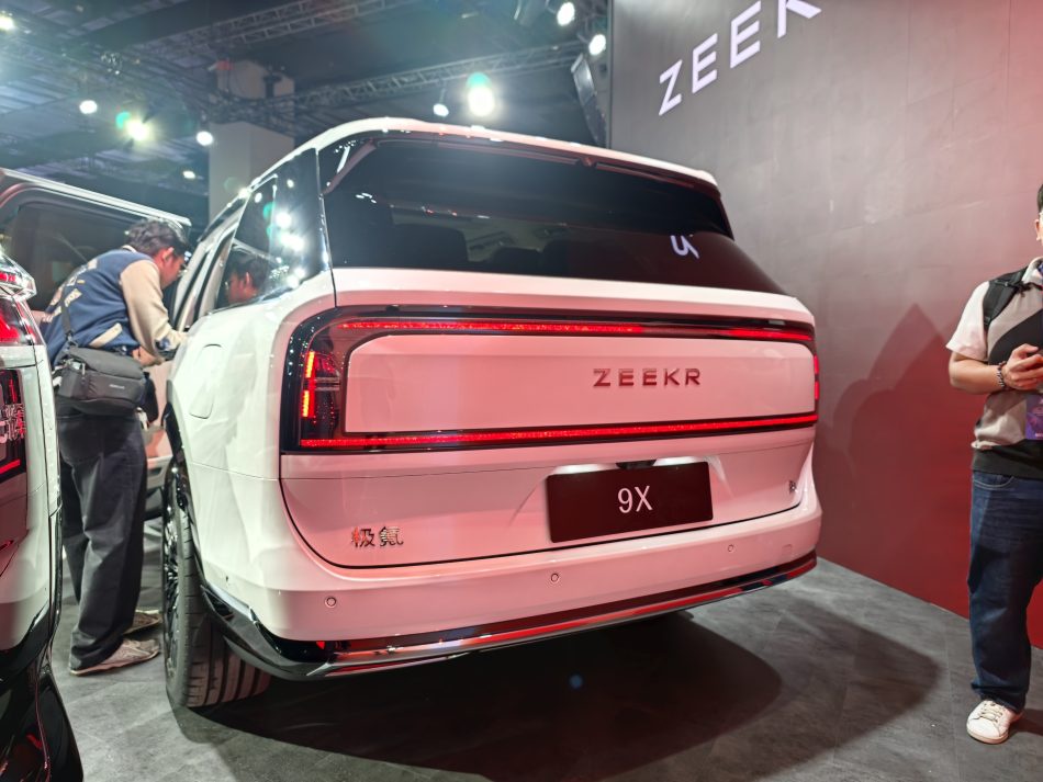 Image from: Zeekr 009 Grand Dan 9X Dipertontonkan Di KLIMS 2026