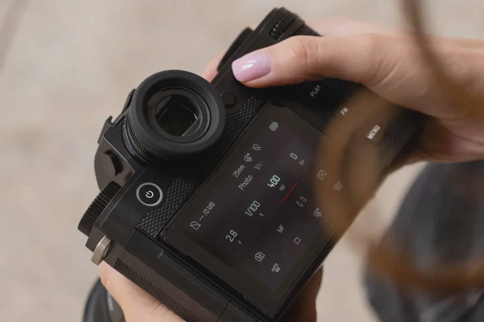 Image from: Leica SL3-P Dilancarkan – Kamera Bingkai Penuh 44MP Berharga RM28,160