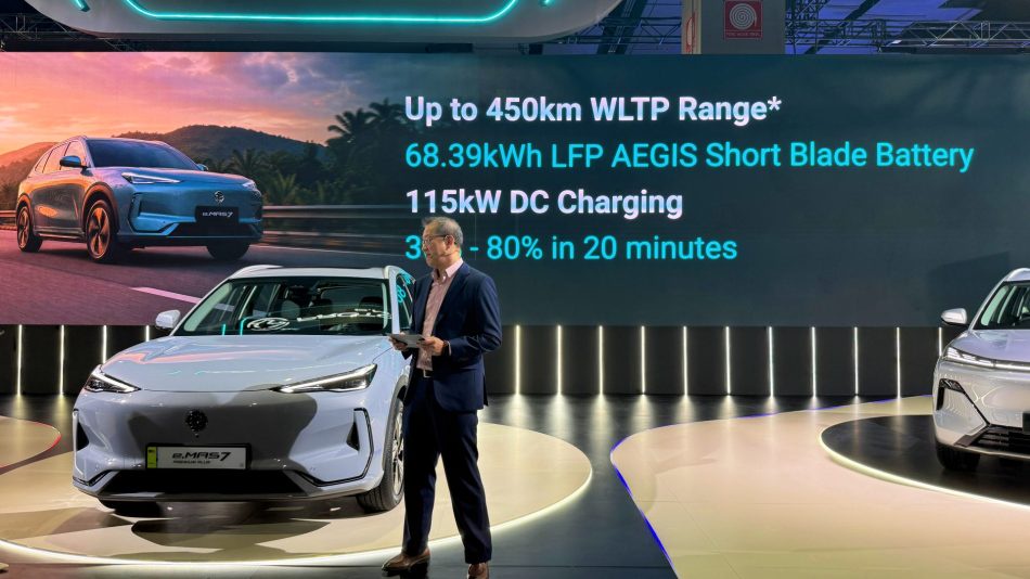 Image from: Proton eMAS 7 Premium Plus Diperkenalkan – RM 125K, Bateri Lebih Besar 450KM WLTP