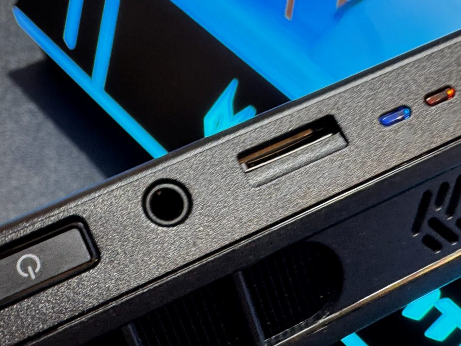 Image from: Pandang Pertama Acer Predator Atlas 8 – Pencabar Baru Masuk Gelanggang