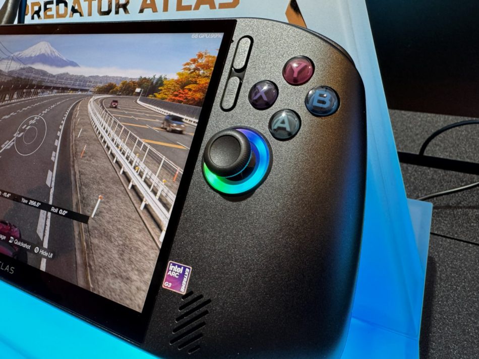 Image from: Pandang Pertama Acer Predator Atlas 8 – Pencabar Baru Masuk Gelanggang