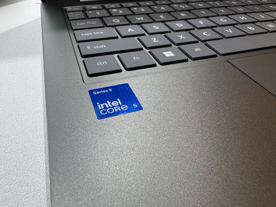 Image from: Pandang Pertama Acer Swift Air 14 – Penawaran Mampu-Milik Atau Kompromi Semata-Mata?