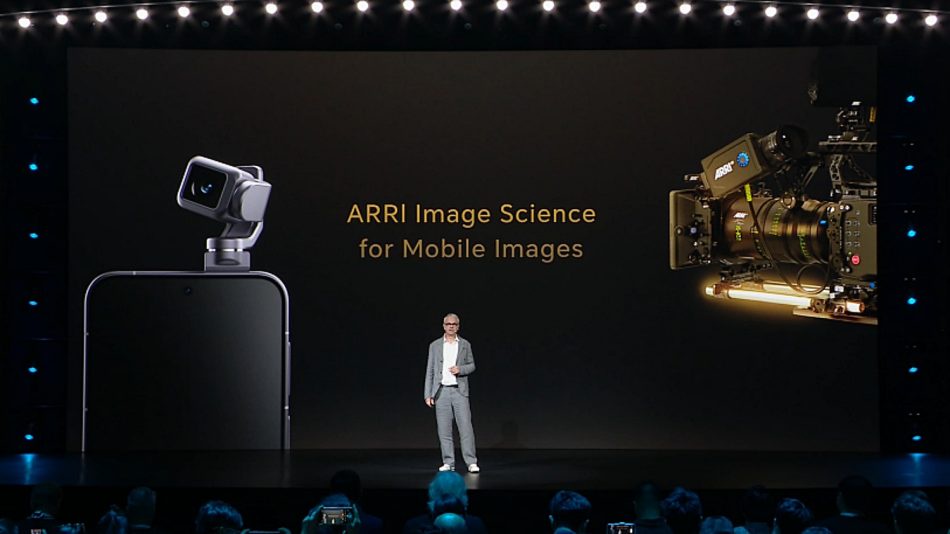 Image from: Honor Robot Phone Akan Dilengkapi Gimbal Tiga Paksi Dan Cip Pengimejan Khusus