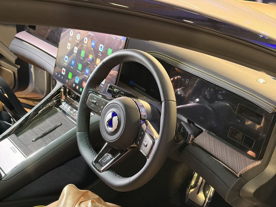 Image from: Denza Z9GT Dilancarkan Pada Harga RM358,800