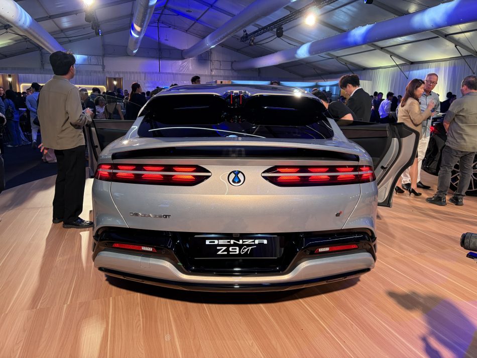 Image from: Denza Z9GT Dilancarkan Pada Harga RM358,800