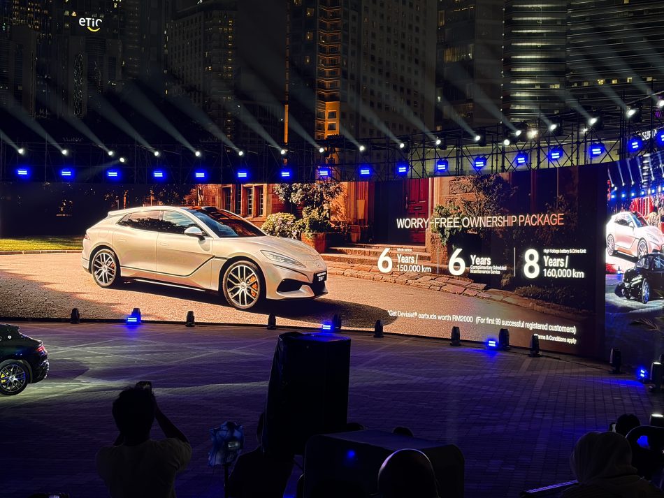 Image from: Denza Z9GT Dilancarkan Pada Harga RM358,800