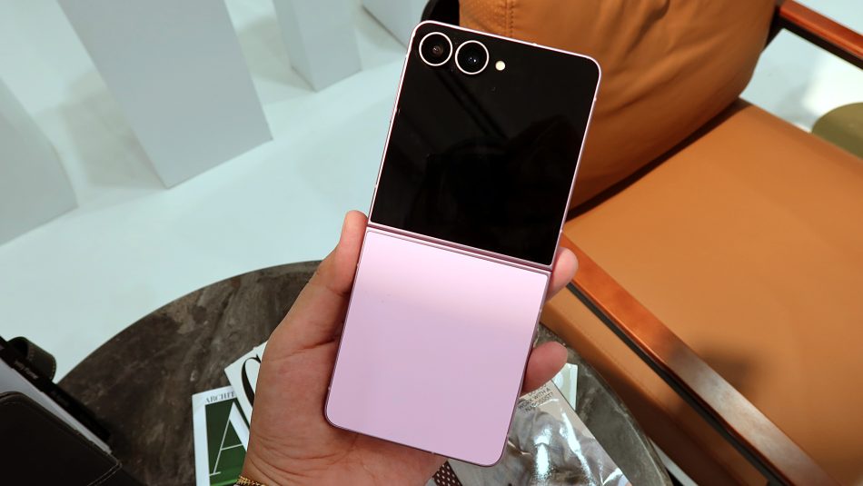 Image from: Pandang Pertama Samsung Galaxy Z Flip8 – Ikon Lipat Yang Terus Diperkemaskan