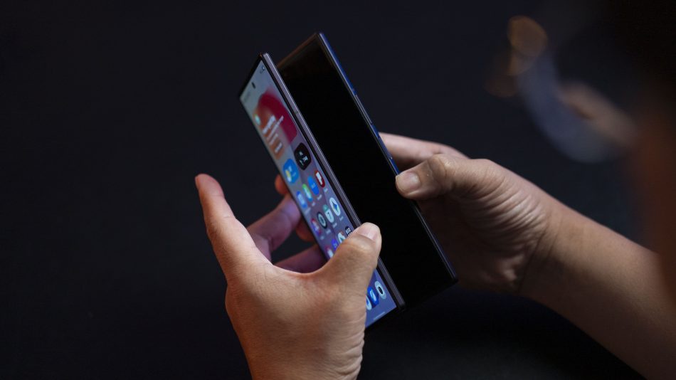 Image from: Ulasan Samsung Galaxy Z Fold8 Ultra – Macam Lain Tapi Sama, Macam Sama Tapi Lain