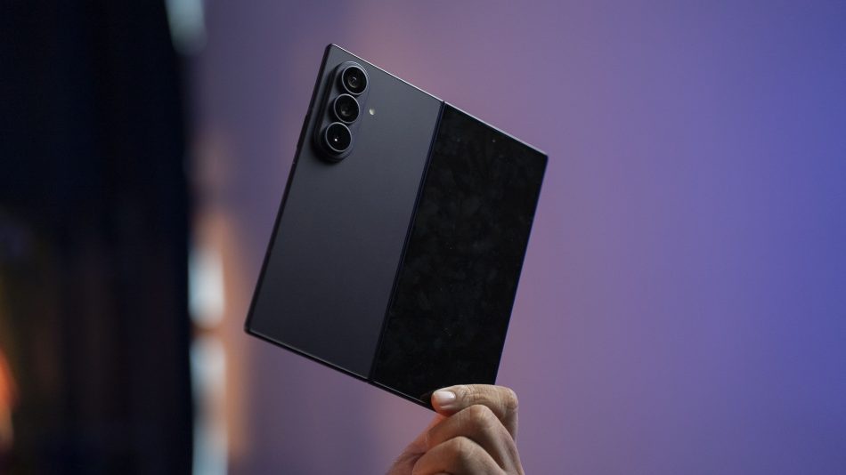 Image from: Ulasan Samsung Galaxy Z Fold8 Ultra – Macam Lain Tapi Sama, Macam Sama Tapi Lain