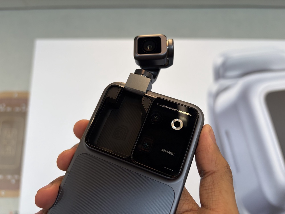 Image from: HONOR Robot Phone Dilancarkan – Telefon Dengan Kamera Gimbal Terbina