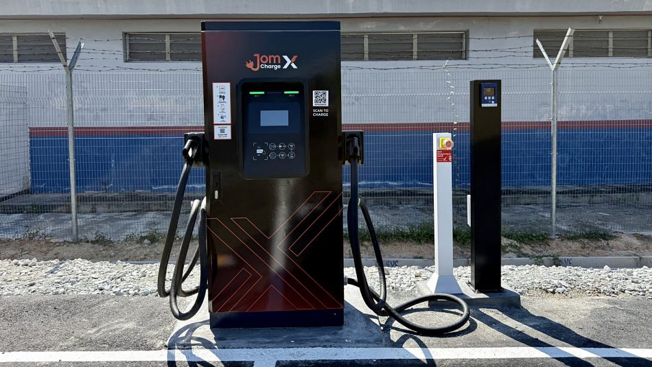 Image from: Pengecas JomChargeX Hingga 1200kW Dilancarkan – 20% Ke 70% Dalam Masa 5 Minit