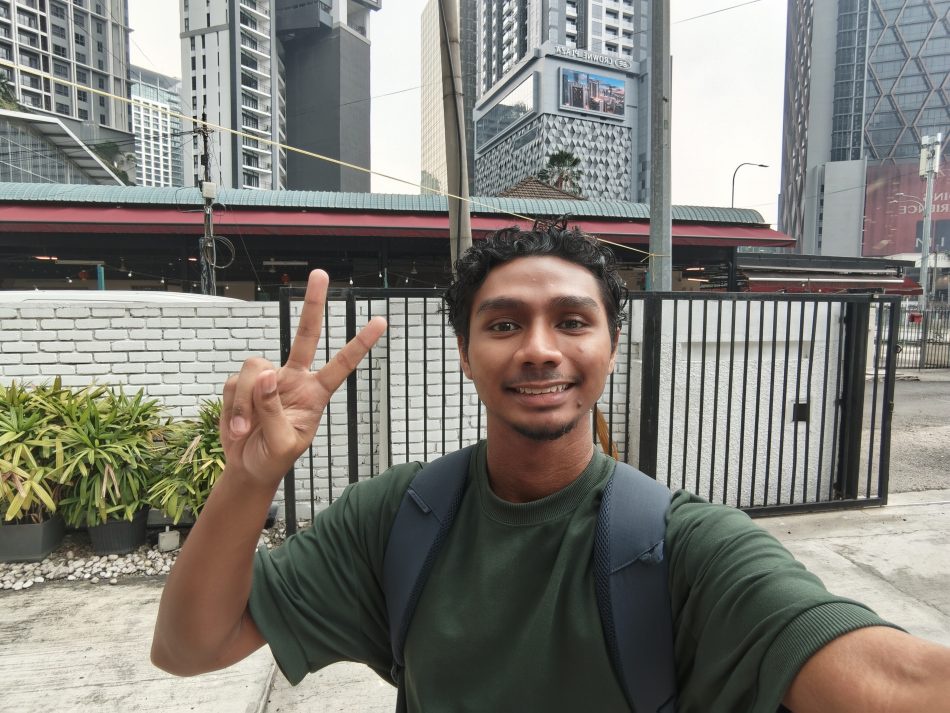 Image from: Siri Oppo A7 Pro – Tampil Dengan Rekaan Lebih Segar Dengan Kamera Swatofo Terbaru
