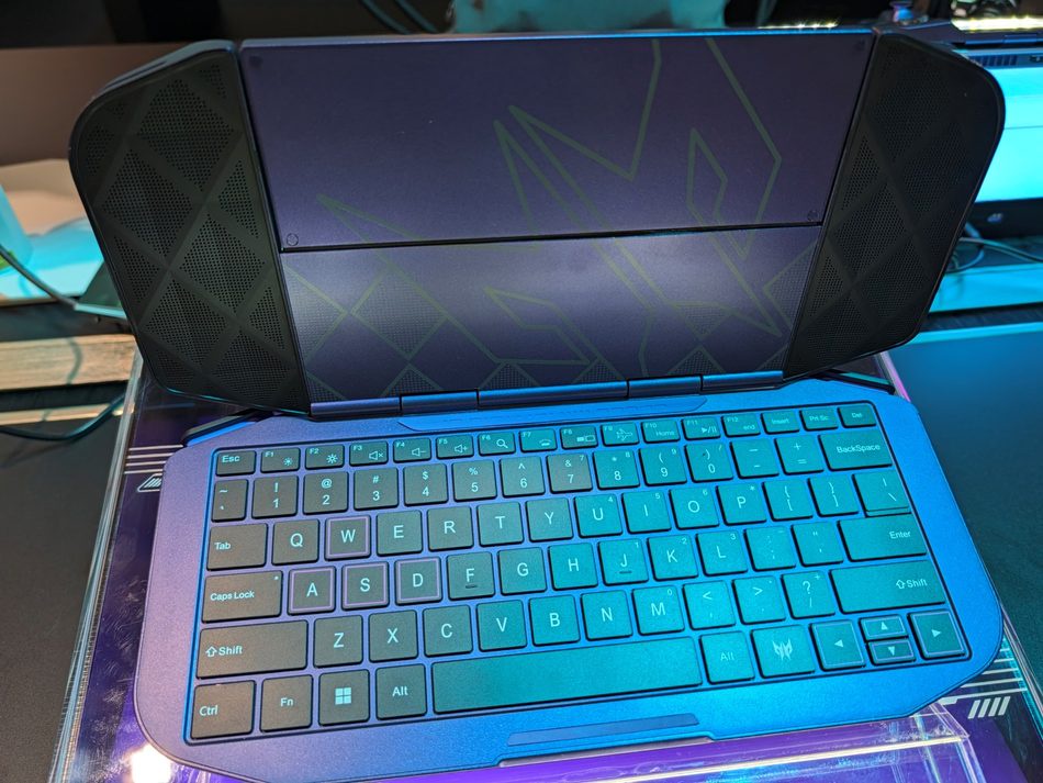 Image from: Pandang Pertama Acer Project DualPlay Mini – Konsep Konsol Permainan Dan Laptop 2-Dalam-1