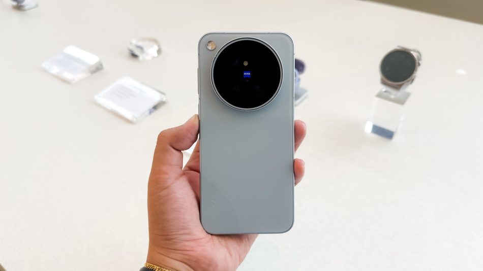 Image from: Vivo X500 Pro Max, X500 Pro Dan X500 Kini Rasmi – Cip Dimensity 9600 Pro, Kamera 200MP ZEISS