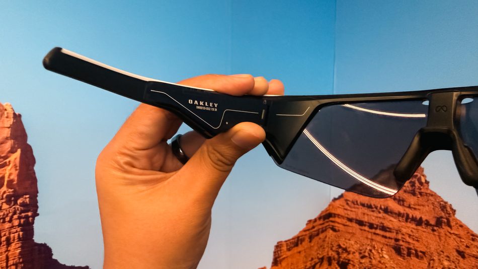Image from: Carmin Mata Pintar Oakley Meta HSTN Dan Vanguard Boleh Didapati Di Malaysia Bermula Harga RM2069