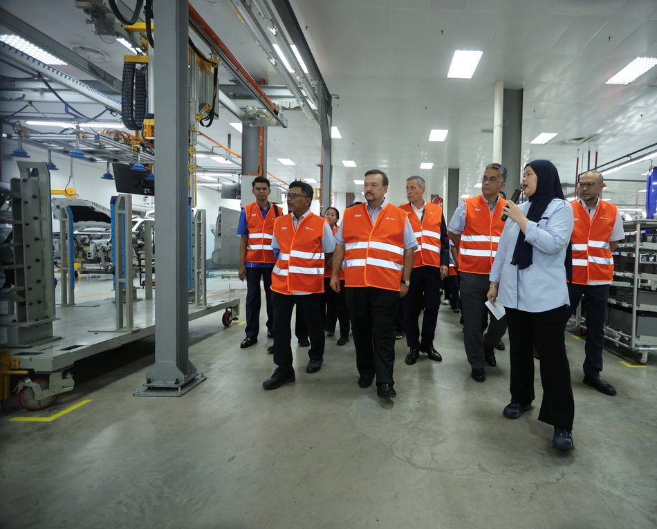 Image from: Bagaimana Anak Muda Malaysia Boleh Merebut Peluang Pekerjaan Dalam Industri Baharu?