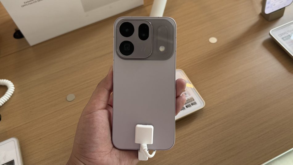 Image from: Oppo Find X10 Dan Find X10 Pro Max Kini Rasmi Di Malaysia – Harga Bermula RM4599