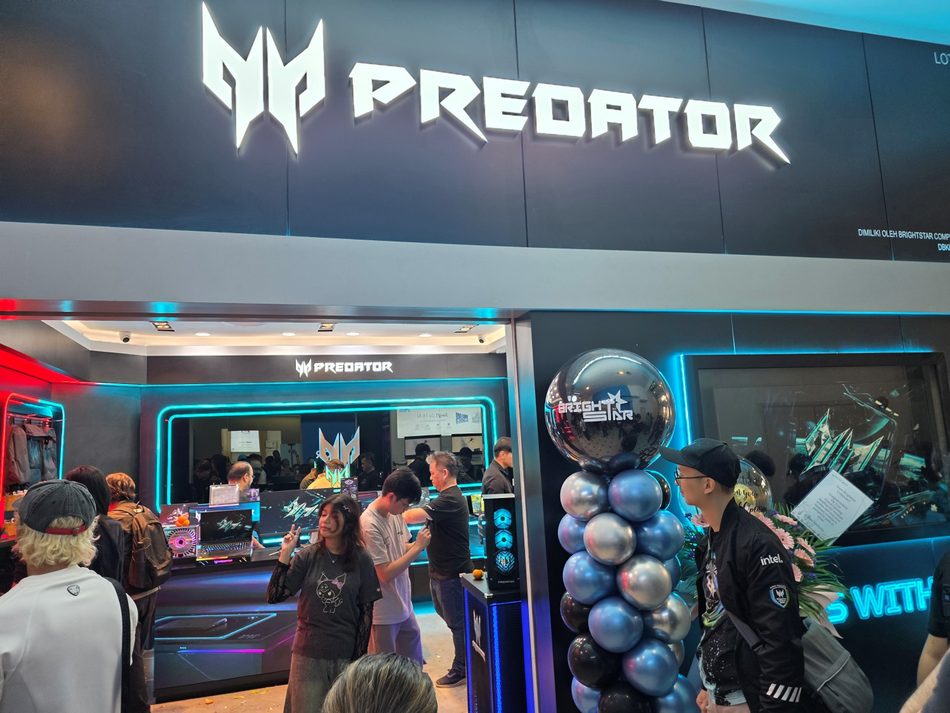 Image from: Kedai Konsep Predator Store Dibuka Di Plaza Low Yat, Beserta Kemaskini Komputer Gaming Predator Orion 7000