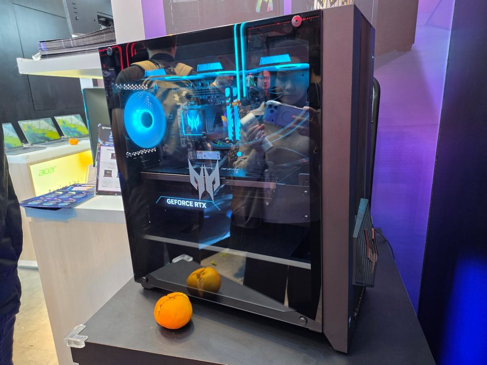 Image from: Kedai Konsep Predator Store Dibuka Di Plaza Low Yat, Beserta Kemaskini Komputer Gaming Predator Orion 7000