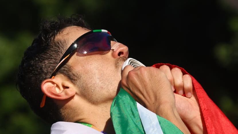 Italy's Stano breaks 35-km race walk world record