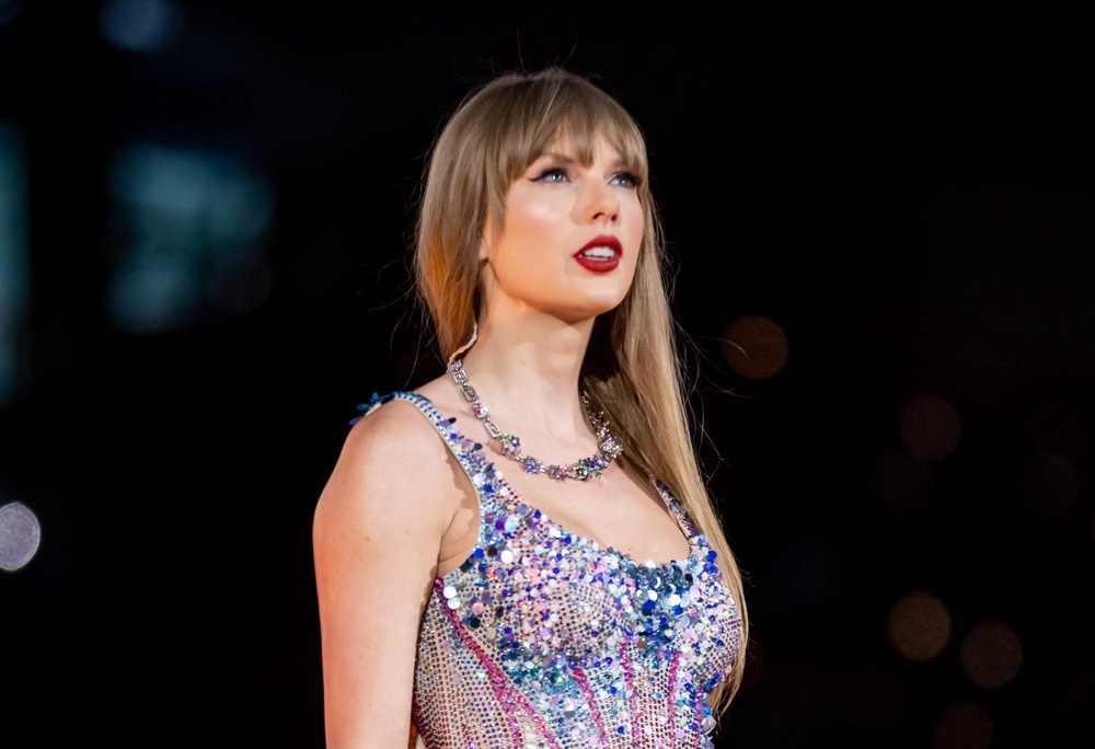 Taylor Swift, Whose Bodyguard Rejoined IDF, Attends Gaza Fundraiser ...