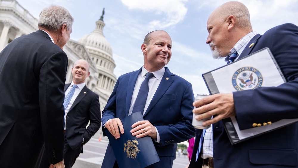 Mike Lee Wades Into Presidential Race With Endorsement