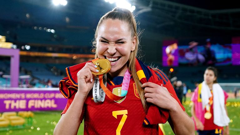 Manchester United Women sign World Cup winner Irene Guerrero on deadline  day