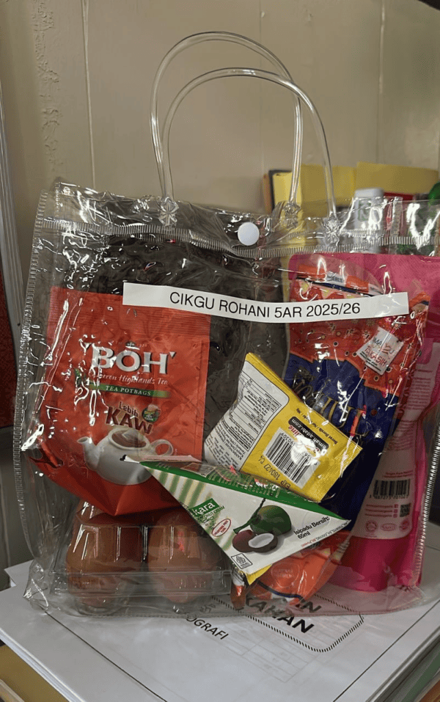 Image from: Contoh Hadiah Hari Guru Paling ‘Function’ – Cikgu Sendiri ‘Approve’!