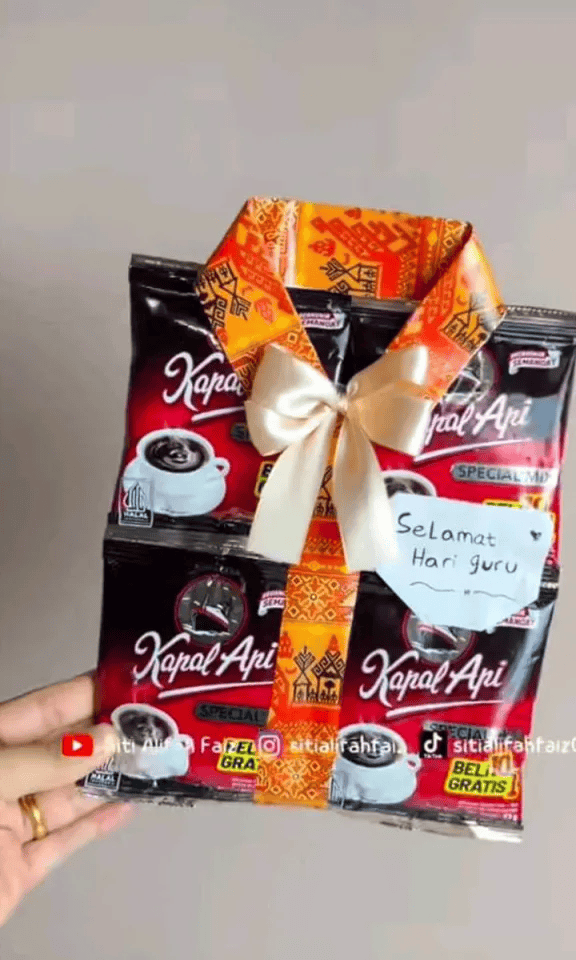 Image from: Contoh Hadiah Hari Guru Paling ‘Function’ – Cikgu Sendiri ‘Approve’!