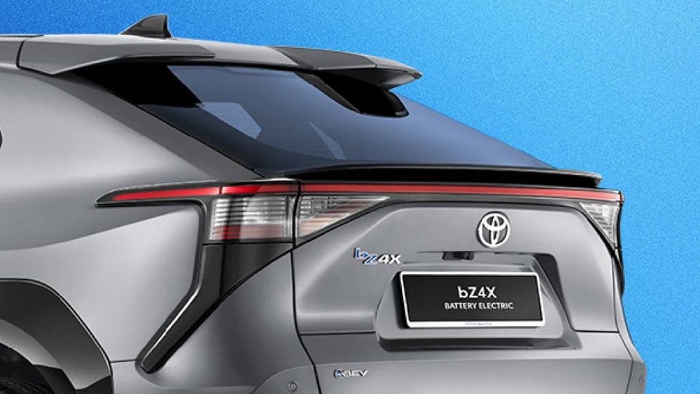 kereta elektrik toyota