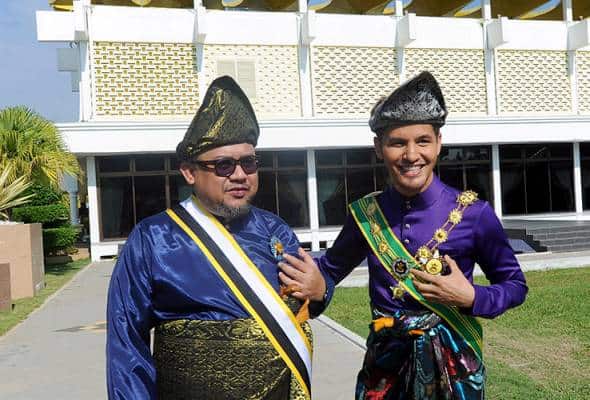 Alif Syukri dan Afdlin Shauki terima darjah kebesaran Pahang