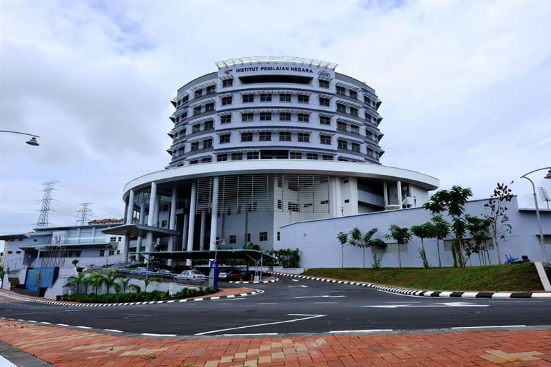 Image from: Jom Belajar Di INSPEN! Penginapan Percuma, Elaun RM600 Sebulan & Peluang Kerjaya Dalam Bidang Harta Tanah