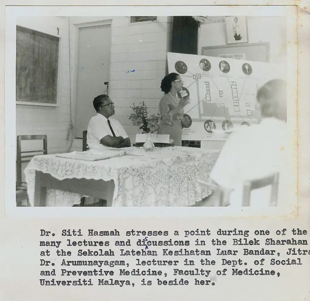 Image from: Biodata Tun Dr Hasmah: Mengenang Jasa & Kisah Hidup Ikon Wanita Malaysia